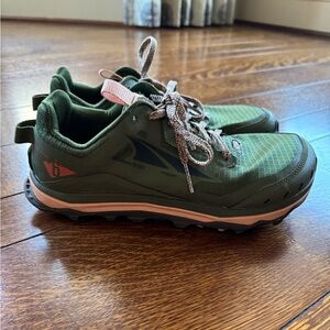 Altra Lone Peak 6- Women’s size 9